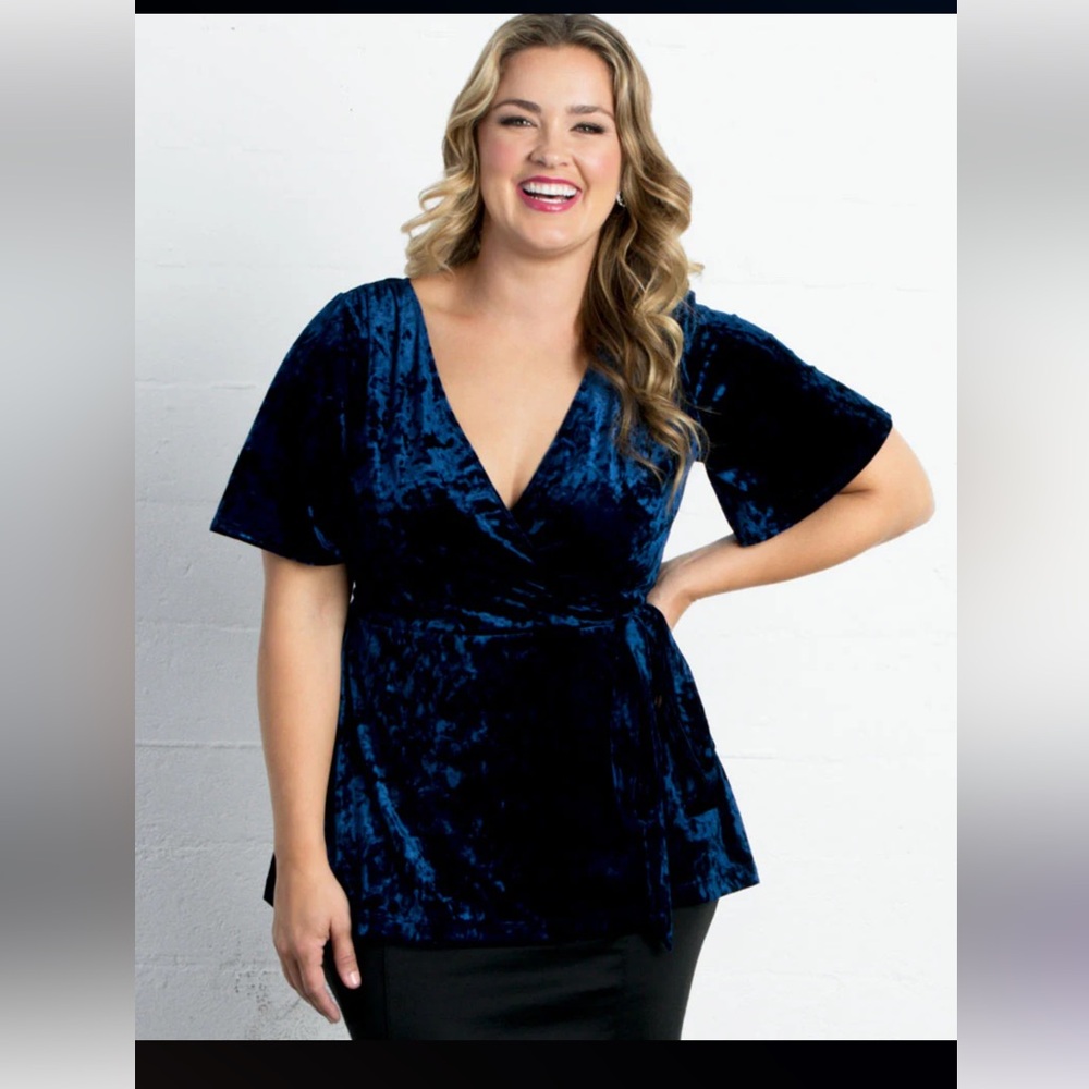 Kiyonna Velvet Vixen Wrap Top Size 5X NWT
